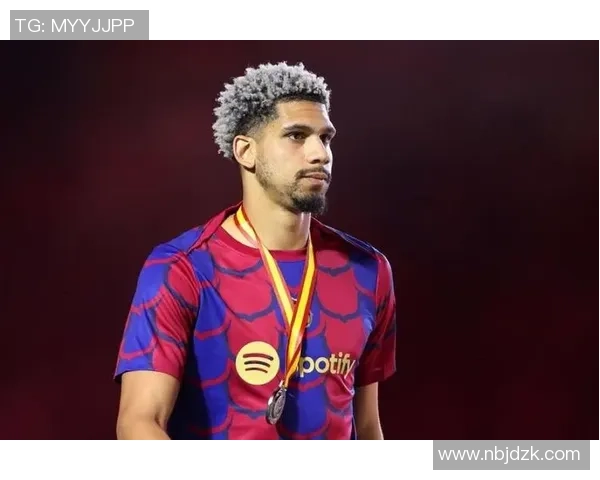 世体:巴萨不急于让阿劳霍复出,球员每日向巴萨报告恢复状况 世体:巴萨不急于让阿劳霍复出,球员每日向巴萨报告恢复状况