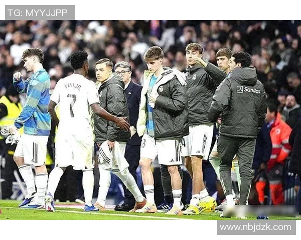 德容:赛后我看到许多皇马球员跑向拉明,我觉得有点夸张了 德容:赛后我看到许多皇马球员跑向拉明,我觉得有点夸张了